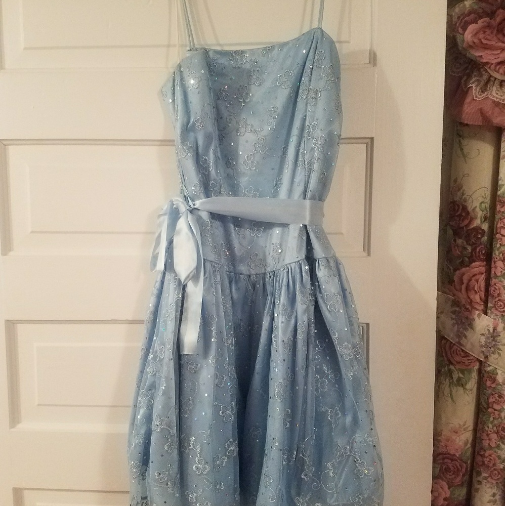 Blue short dress